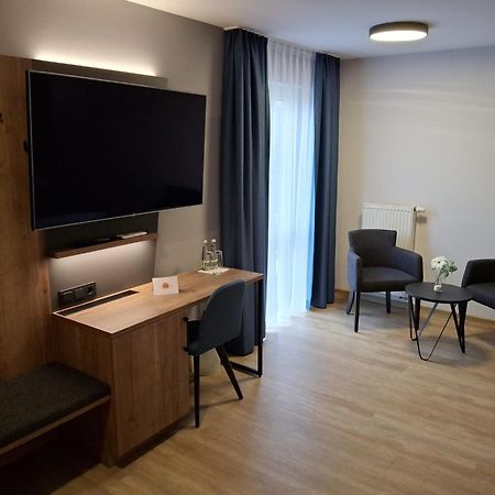 Hotel Am Hardtsee Ubstadt-Weiher Экстерьер фото