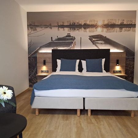 Hotel Am Hardtsee Ubstadt-Weiher Экстерьер фото